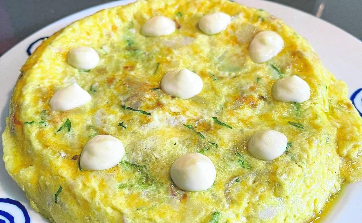 Cómo hacer un sabrosa tortilla de bacalao para compensar los excesos de estos días de fiesta