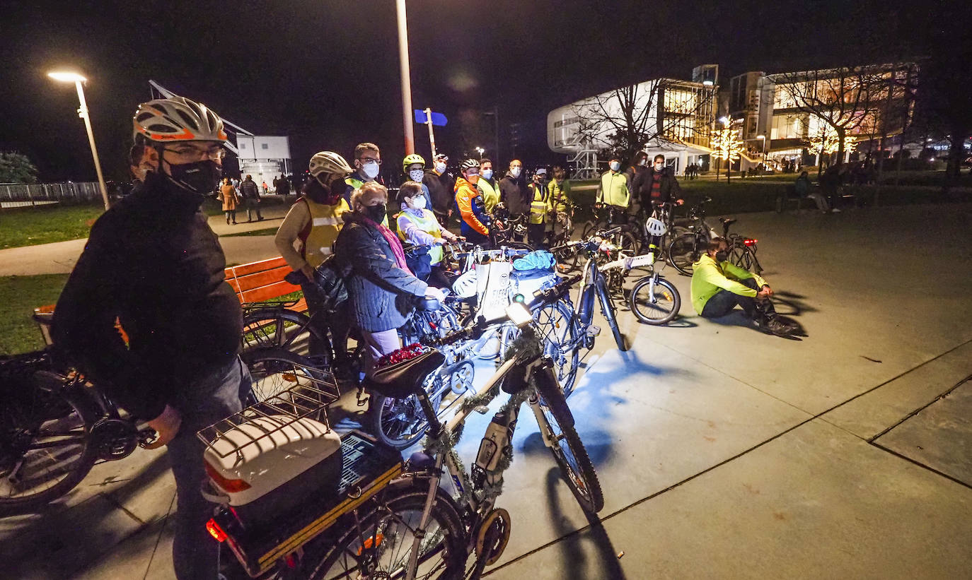 Fotos: &#039;Bicicletada navideña&#039; en Santander