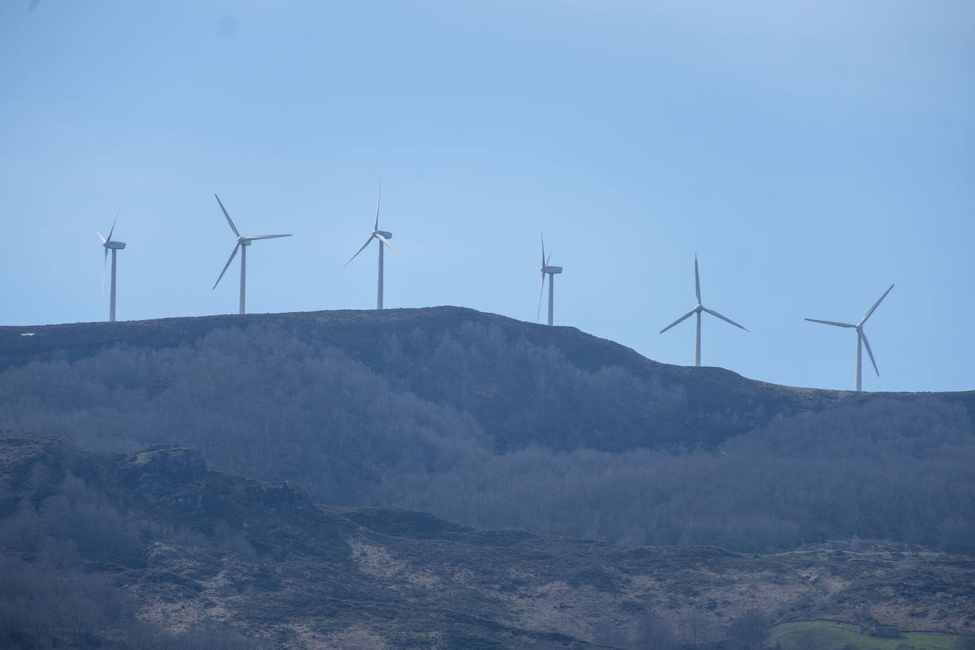 Molinos del parque eólico de Cañoneras, en Soba. 