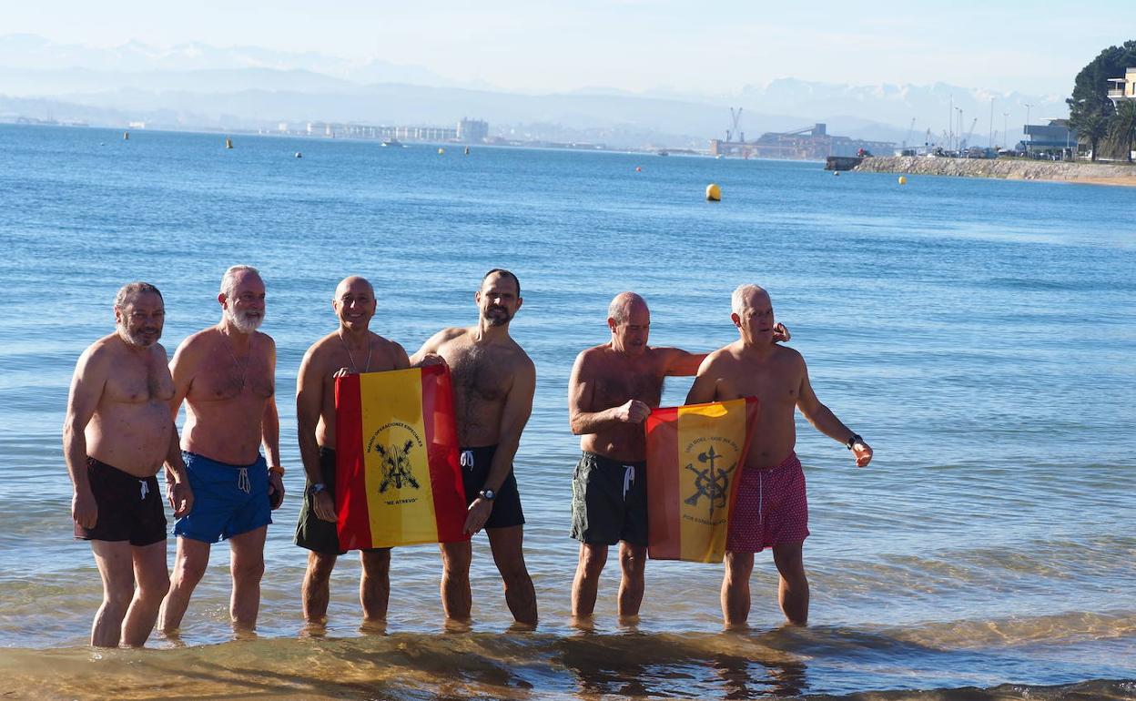 La plataforma en defensa del espigón de La Magdalena lo bautiza como 'Cioli'