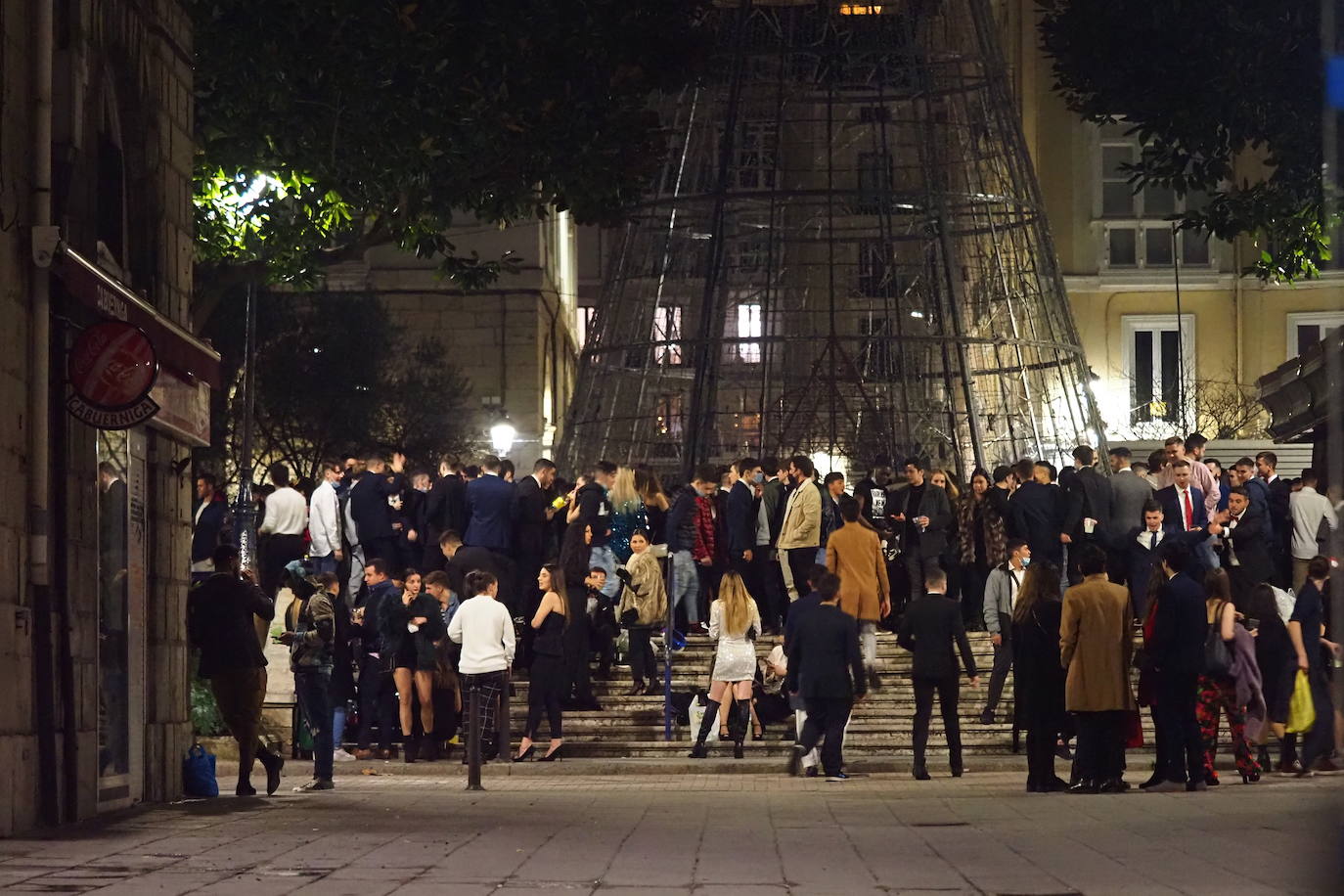 Fotos: Así ha quedado la Plaza Pombo tras la Nochevieja