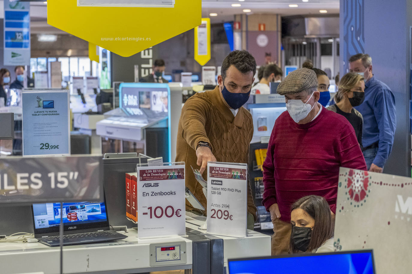 Fotos: Compras de los relgalos de los Reyes Magos