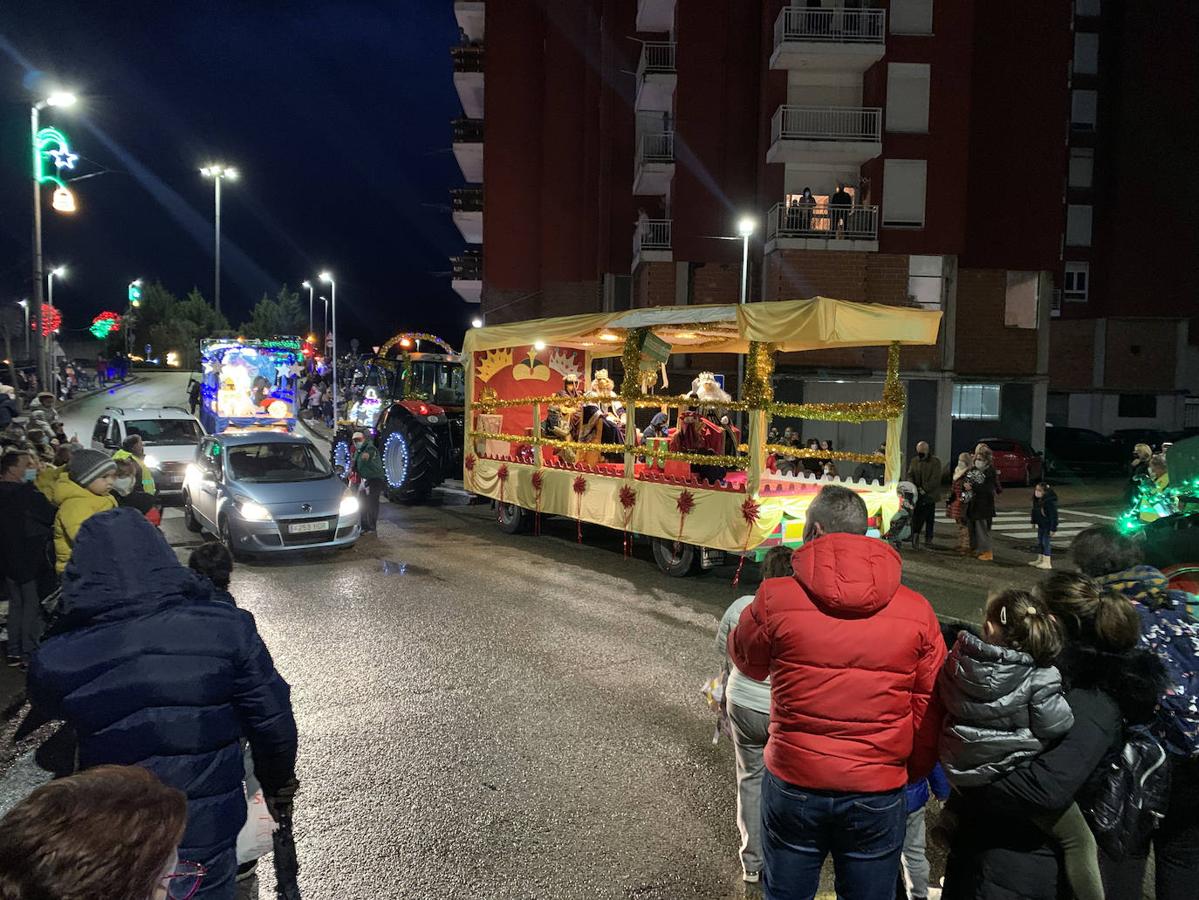 Entrambasaguas es uno de los pocos municipios que ha sacado adelante una tradicional cabalgata.