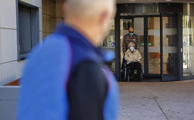 «No podemos permitir que un infartado no pueda acceder al centro de salud»