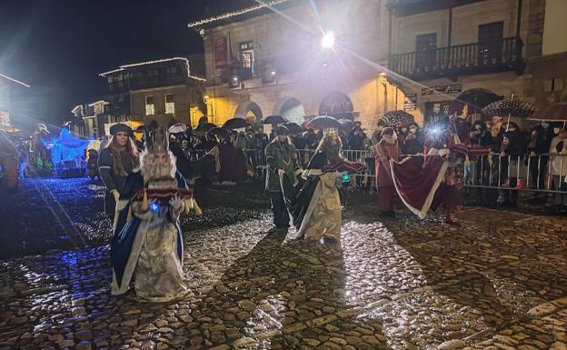 Imagen principal - Reyes sin Cabalgatas por toda Cantabria