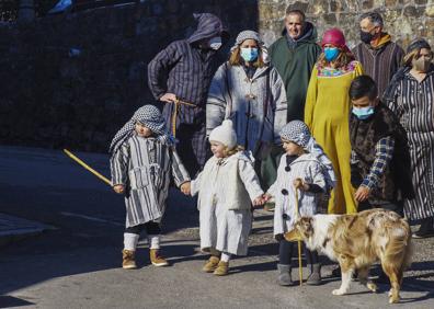 Imagen secundaria 1 - Reyes sin Cabalgatas por toda Cantabria