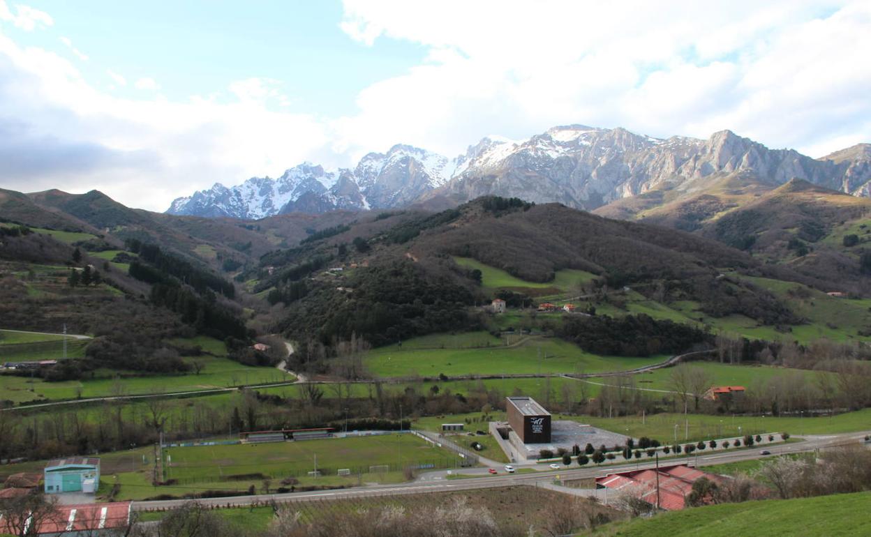 El centro de visitantes de Sotama, en primer término, será rehabilitado. 