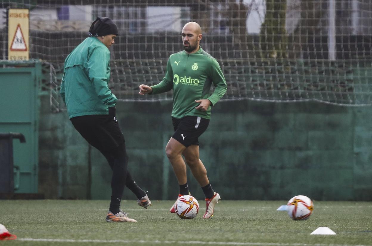 Unai Medina, en plena sesión de trabajo en las Instalaciones Nando Yosu. 