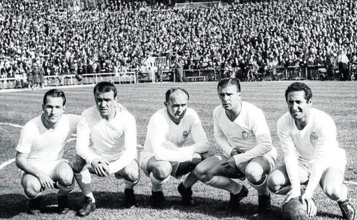 Kopa, Rial, Di Stéfano, Puskas y Gento, la delantera del Real Madrid de las cinco Copas de Europa consecutivas. 