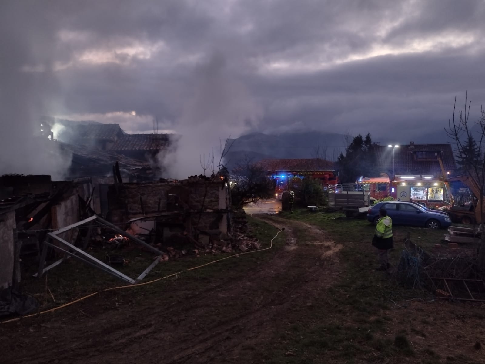 Fotos: Imágenes del incendio en Vega de Liébana