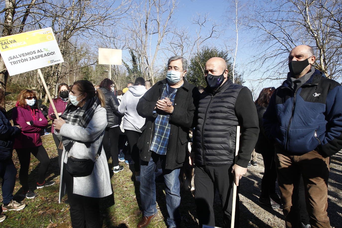 Más de 200 personas se concentran para exigir a la Consejería que cumpla su obligación de «conservar y preservar el parque»