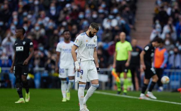 Benzema se lesiona a once días del duelo de Copa en San Mamés