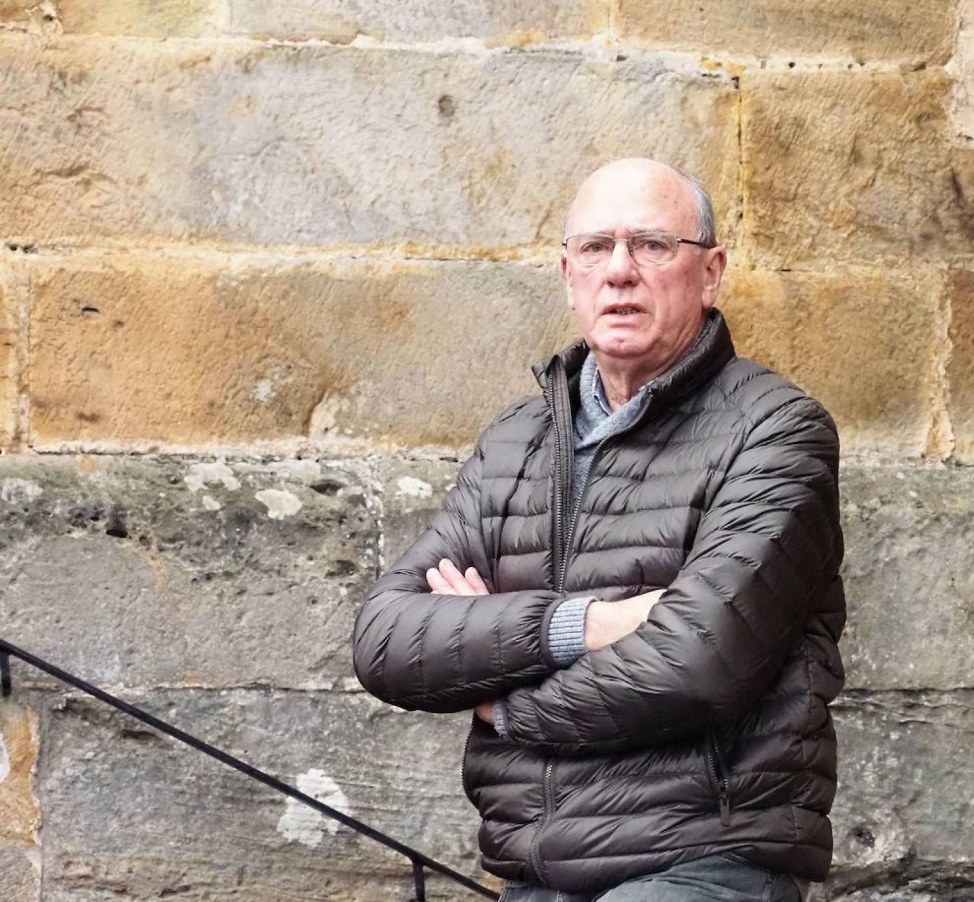 La media de edad. Tete Rodríguez señala que, en ocasiones, el público más joven que hay en las boleras tiene su edad. «Eso es muy malo», afirma. 