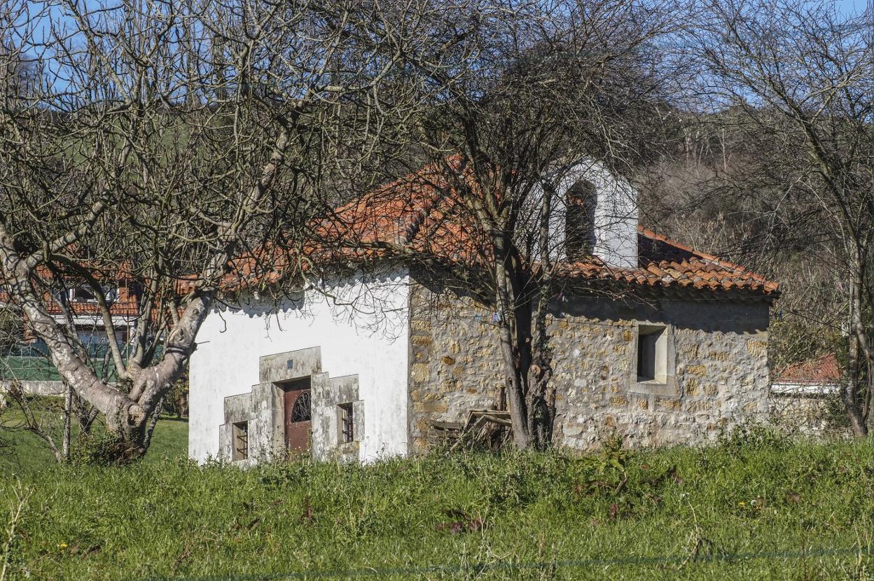 Ermita de San Mateo, en Beranga, una de las que figuraba «por error» en el listado de inmatriculaciones y que la Iglesia dice que no es suya. 