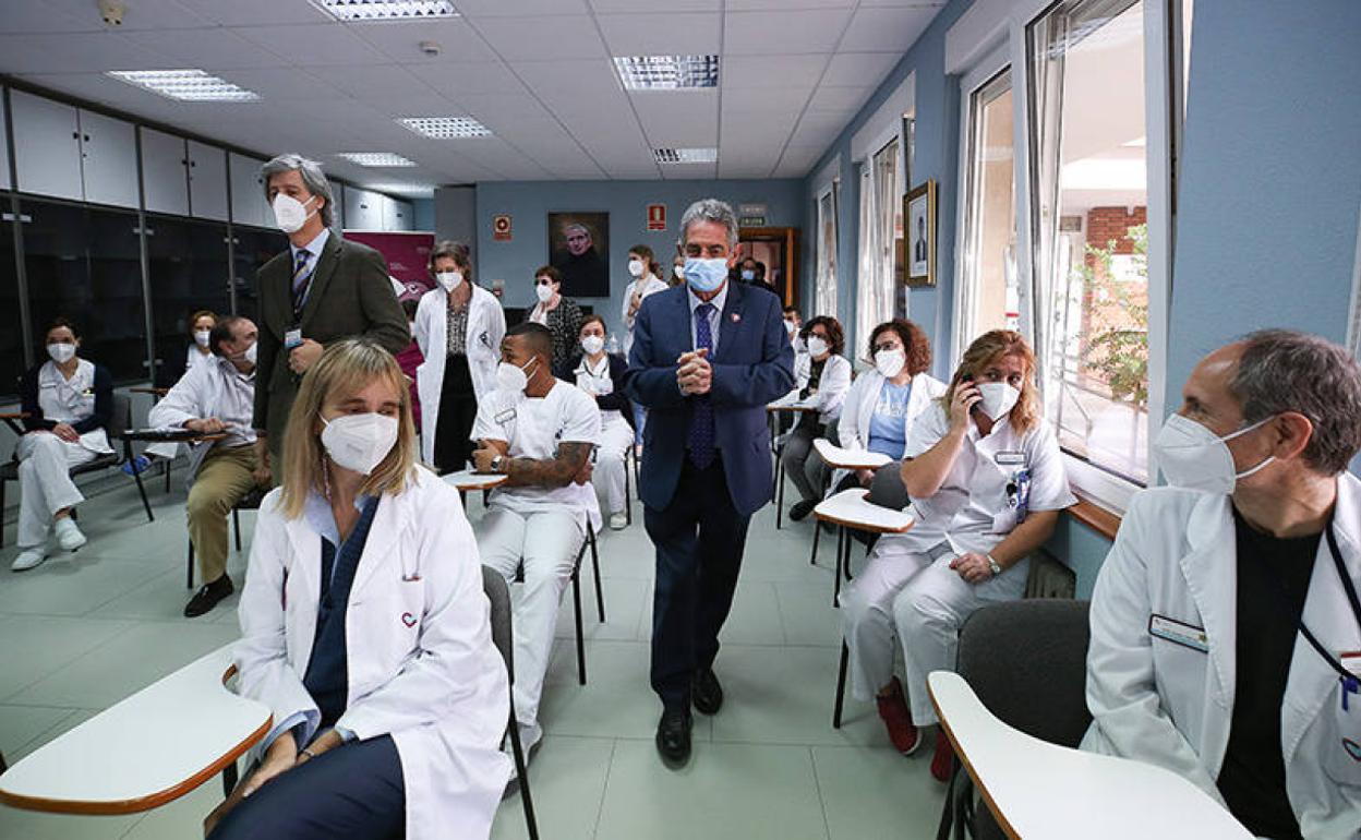 Miguel Ángel Revilla ha visitado este miércoles el centro hospitalario. 