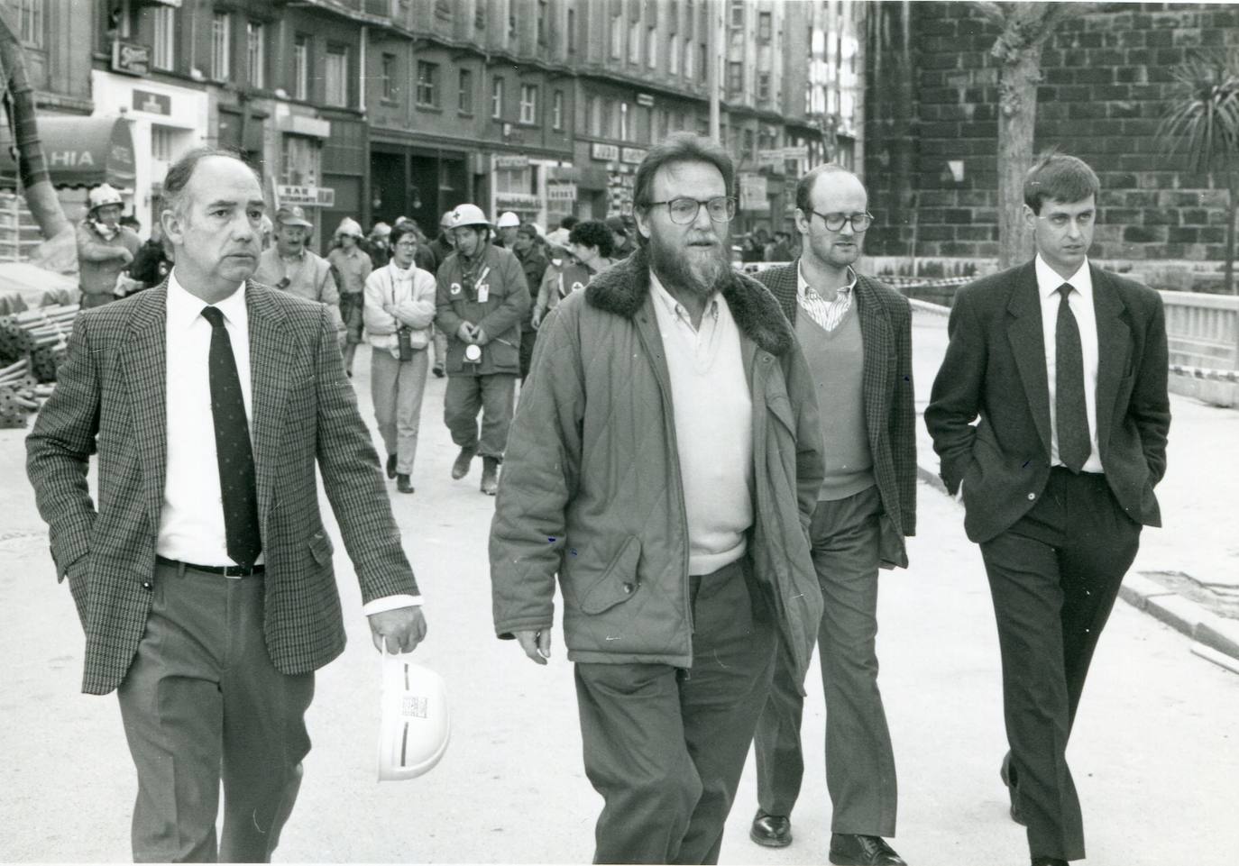 Manuel Huerta, alcalde de Santander; el forense encargado; Ángel González, fiscal de guardia; y José Luis López del Moral, juez encargado de la investigación