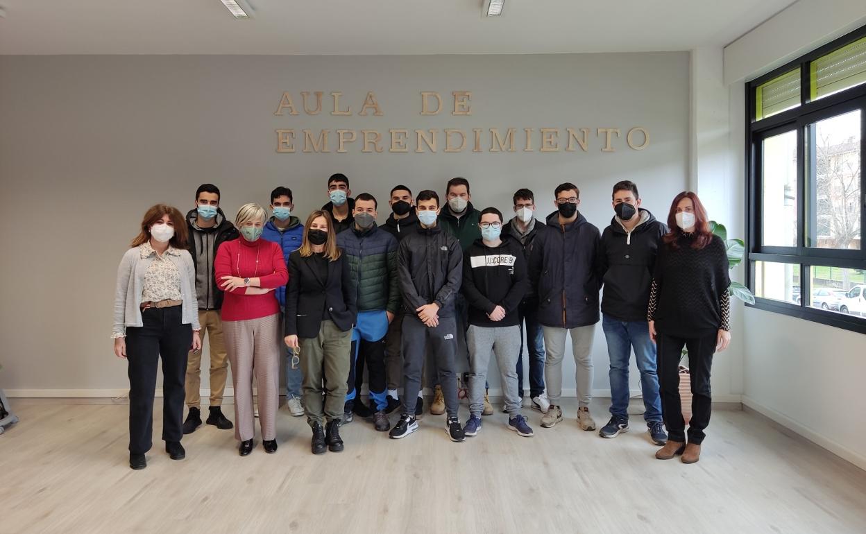 El CIFP Número 1 recibe a Global Steel Wire, su empresa mentora