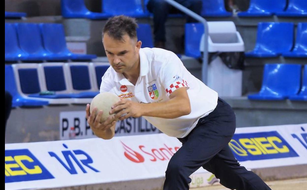 Óscar González defenderá en Los Corrales su título de Cantabria.