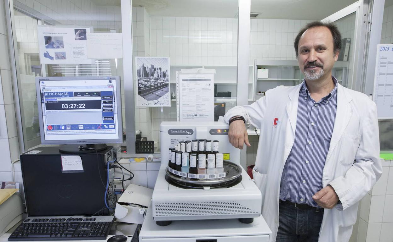 Fernando Rivera, jefe de Oncología de Valdecilla en imagen de archivo.