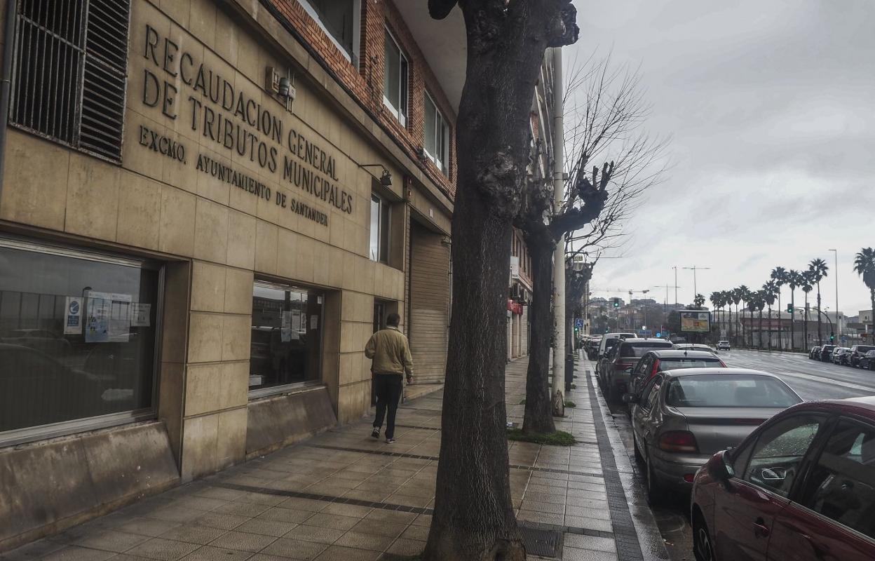 Sede de la oficina de Recaudación del Ayuntamiento de Santander, en la calle Antonio López. 