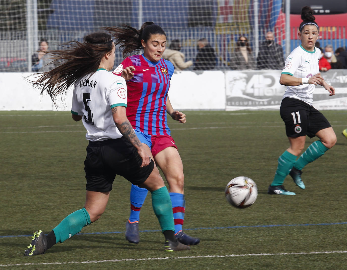 Fotos: El Racing Fémimas despierta ante el Barça B