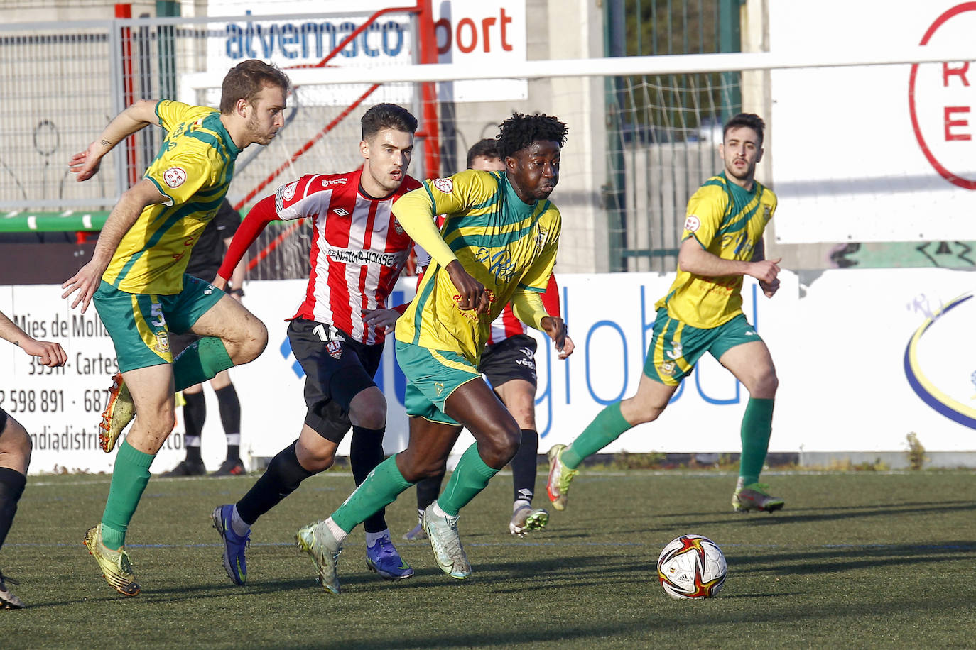 Fotos: Tropezón y Logroñés B empatan a cero