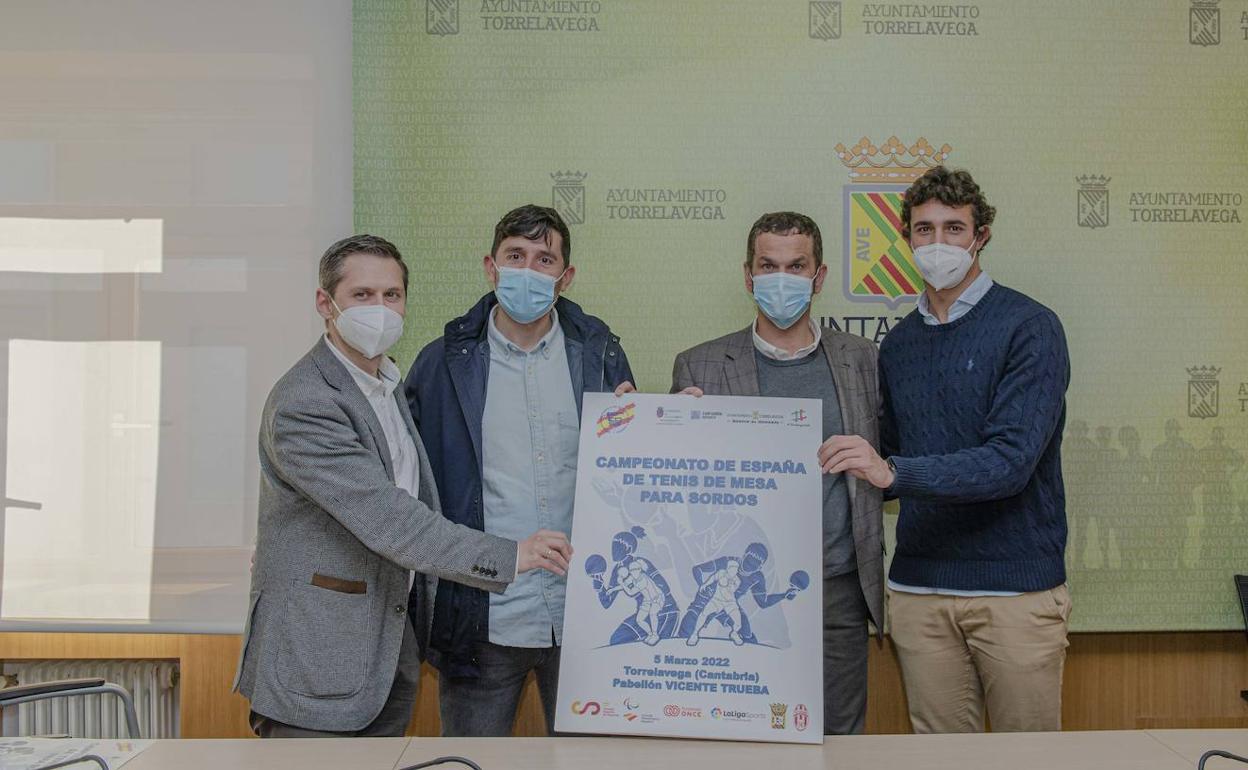 El concejal de Deportes, el director general de Deportes de Cantabria, el presidente de la Federación Española de Deportes para Sordos y el representante del Club de Cantabria han presentado este martes la actividad en Torrelavega.