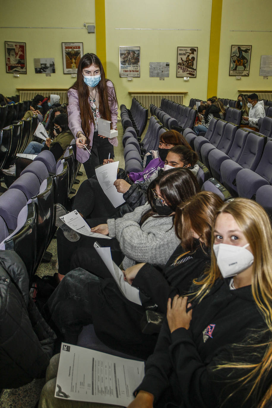 Fotos: Los futuros universitarios se asesoran