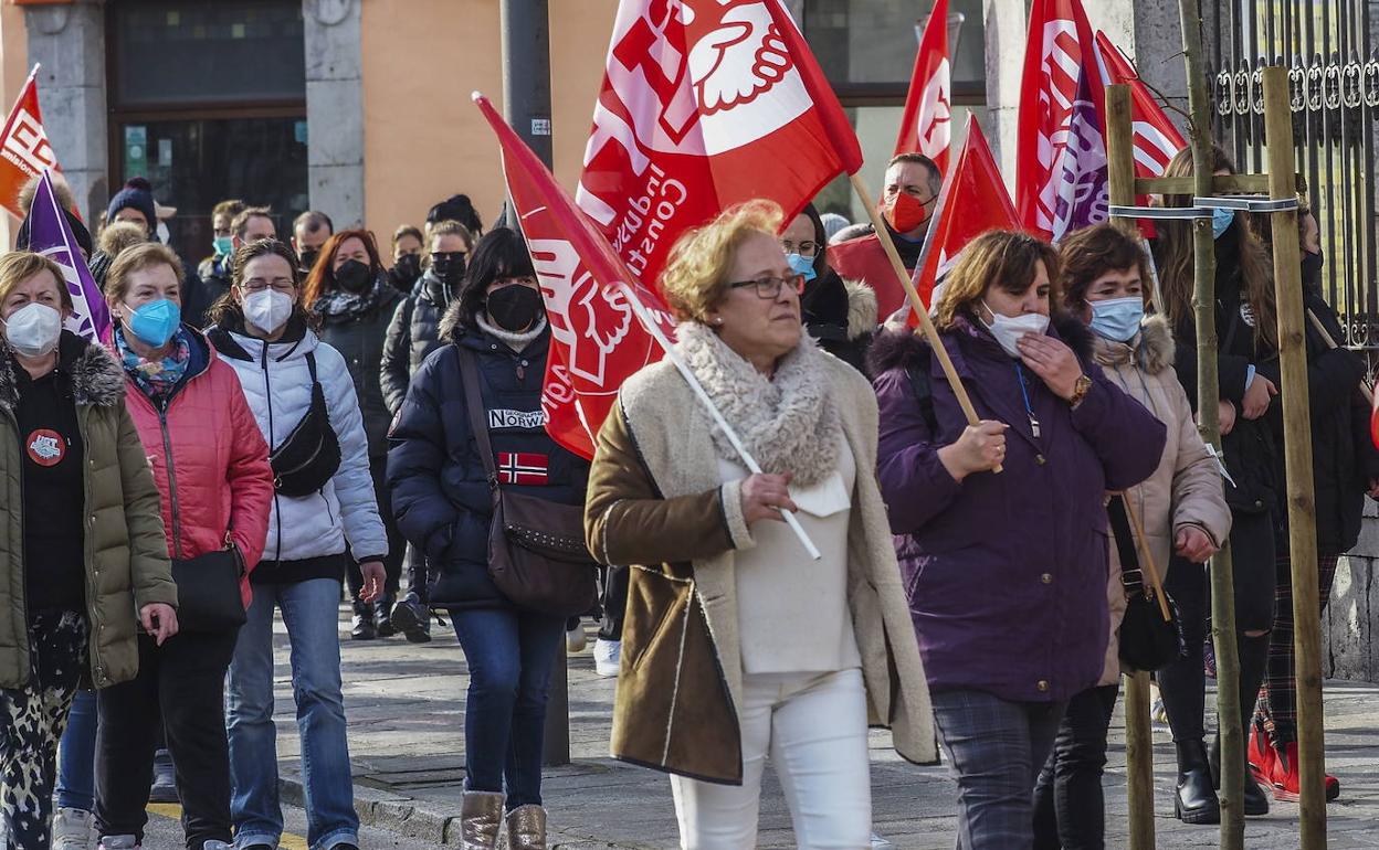 Protesta de las trabajadoras del sector el pasado día 3 en Santoña.