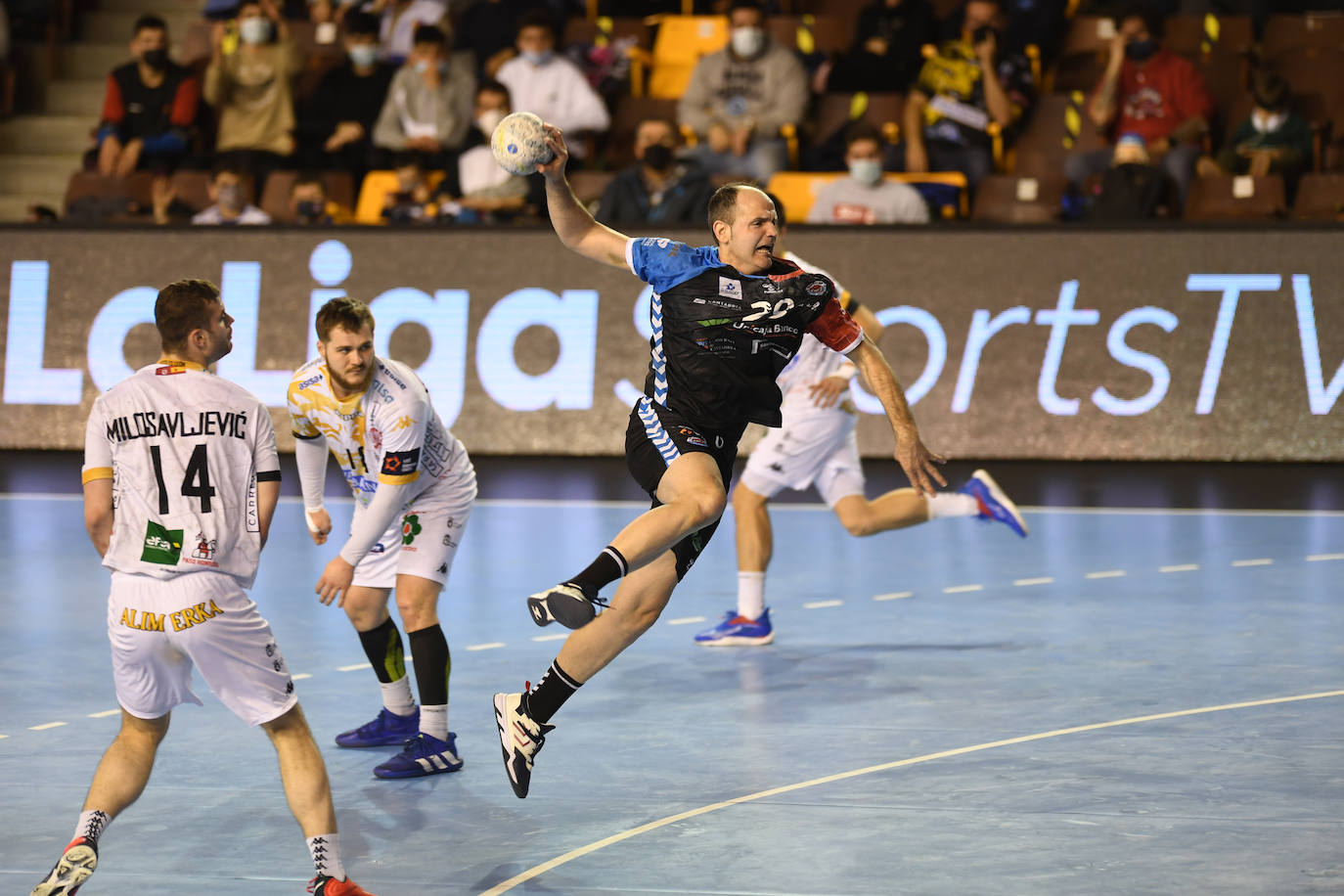 Fotos: Las mejores imágenes de la victoria del Unicaja frente al Ademar