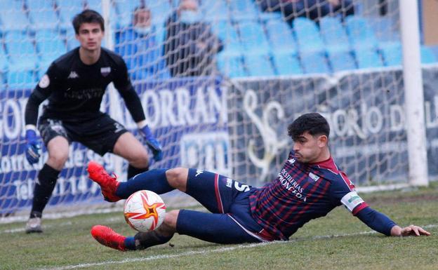 La plantilla del Extremadura no jugará ante la Cultural si no cobra