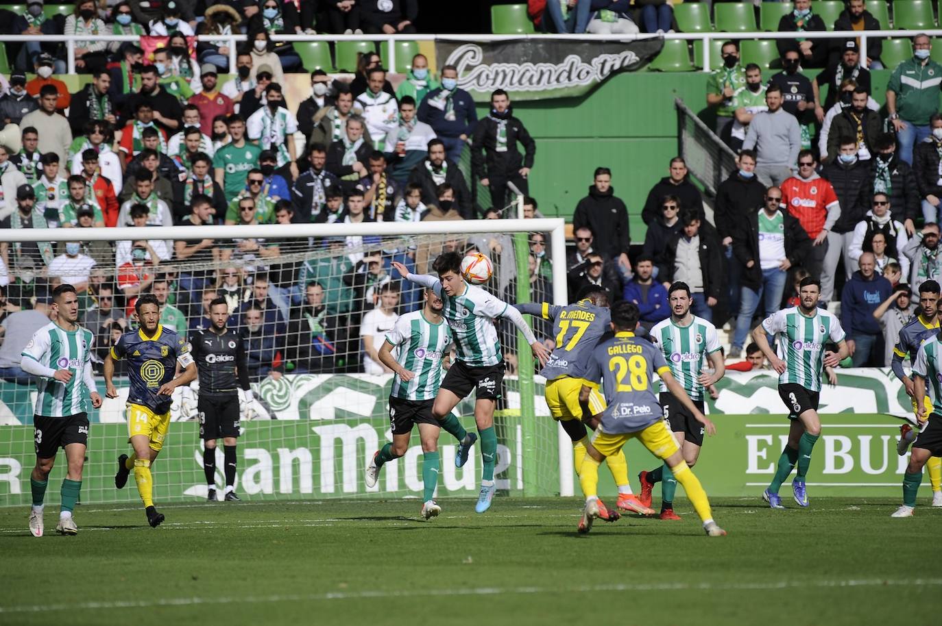 Fotos: Las mejores imágenes del Racing-Badajoz