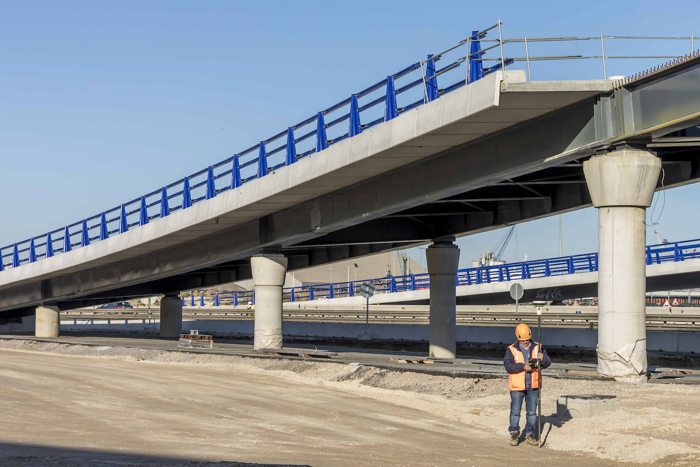 Movilidad y Agenda Urbana (Mitma) está conduciendo hacia su última parada a las obras de construcción del nuevo acceso al Puerto de Santander orientado desde la autovía A-67