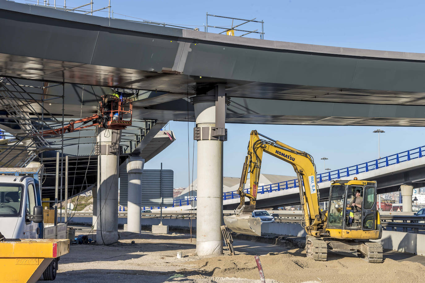 El sistema de ramales dotado con una rotonda elevada de más de cien metros de diámetro que servirá para distribuir el tráfico rodado