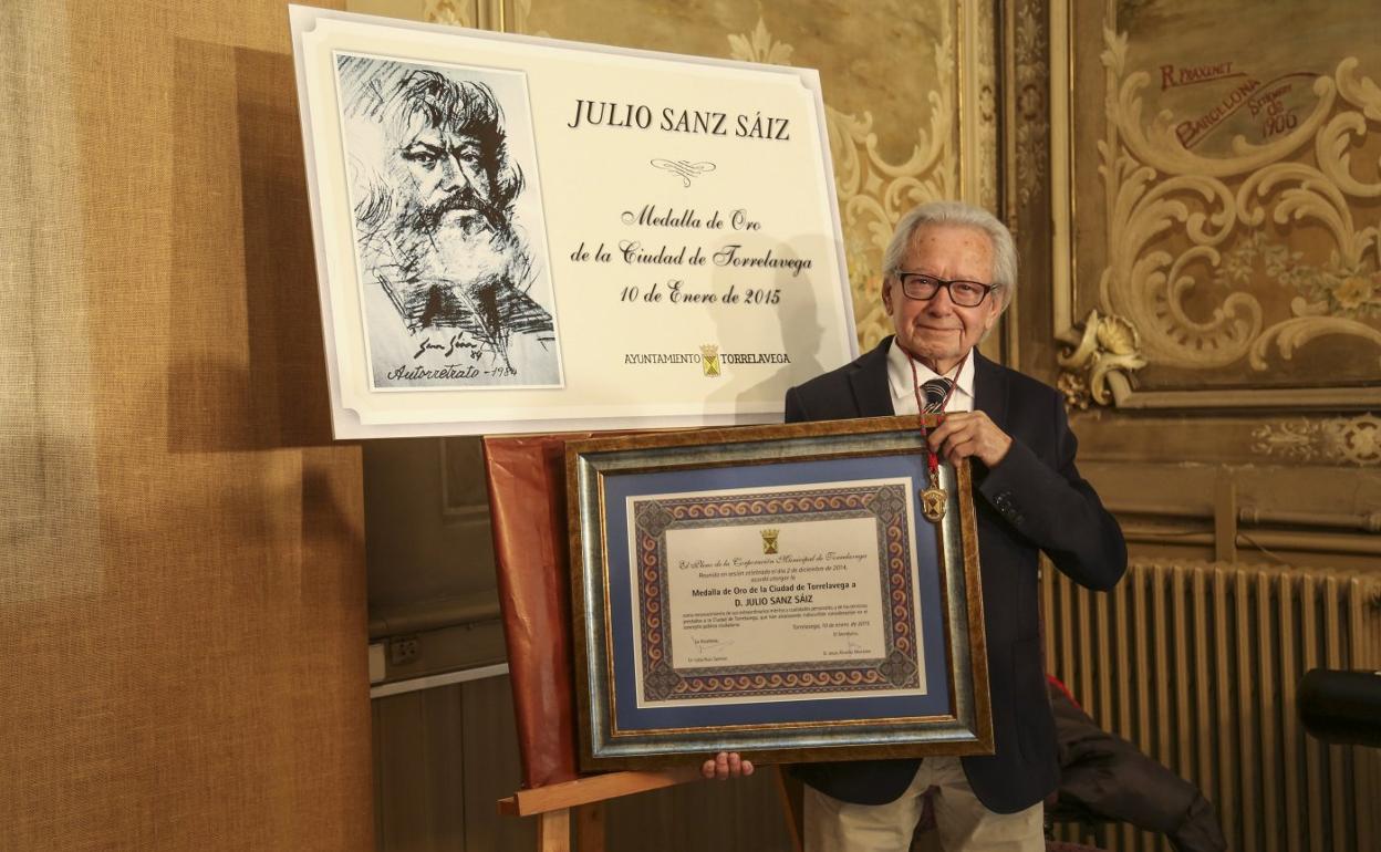 Julio Sanz Saiz recibió en 2015 la Medalla de Oro de Torrelavega