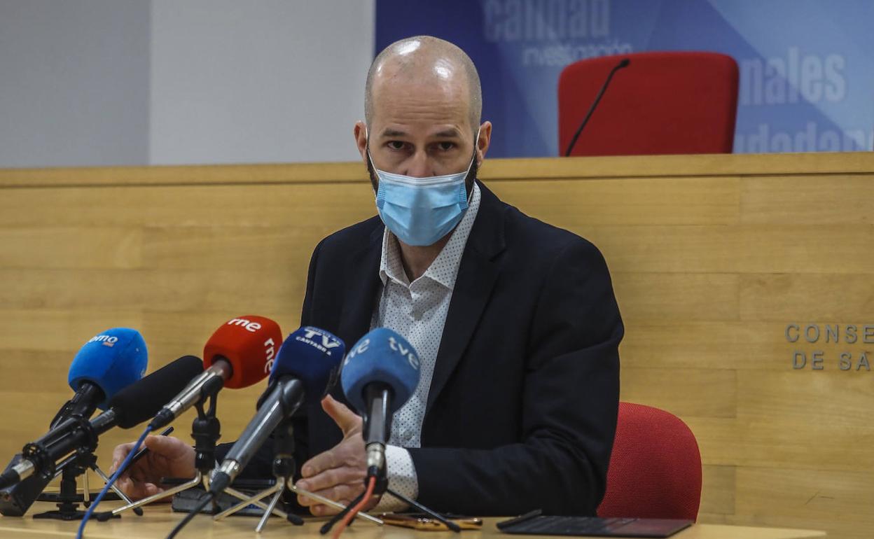 Reinhard Wallmann, director general de Salud Pública, ayer en rueda de prensa. 