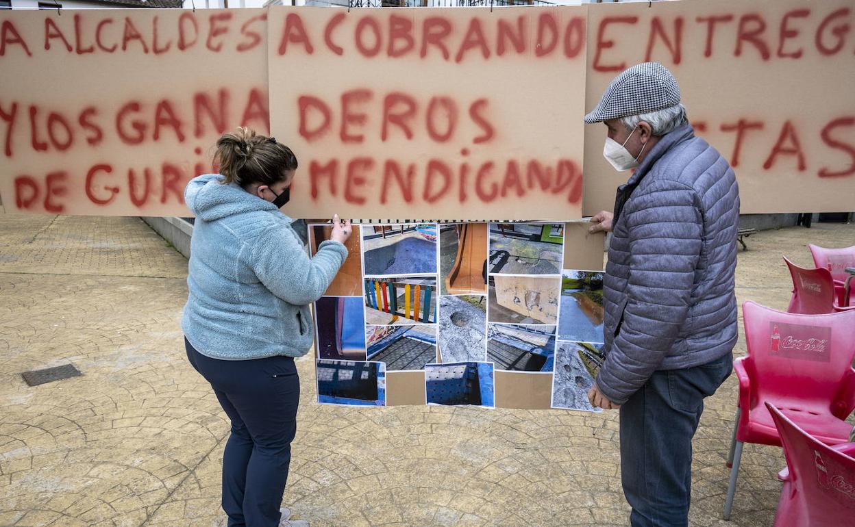 Los vecinos de Guriezo vuelven a protestar este domingo por «el abandono» del Ayuntamiento