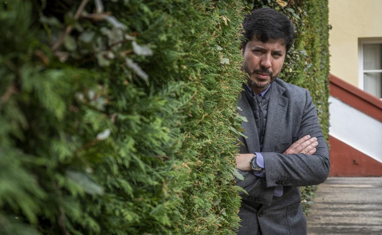 Andrés Virto, en las Caballerizas del Palacio de la Magdalena. 