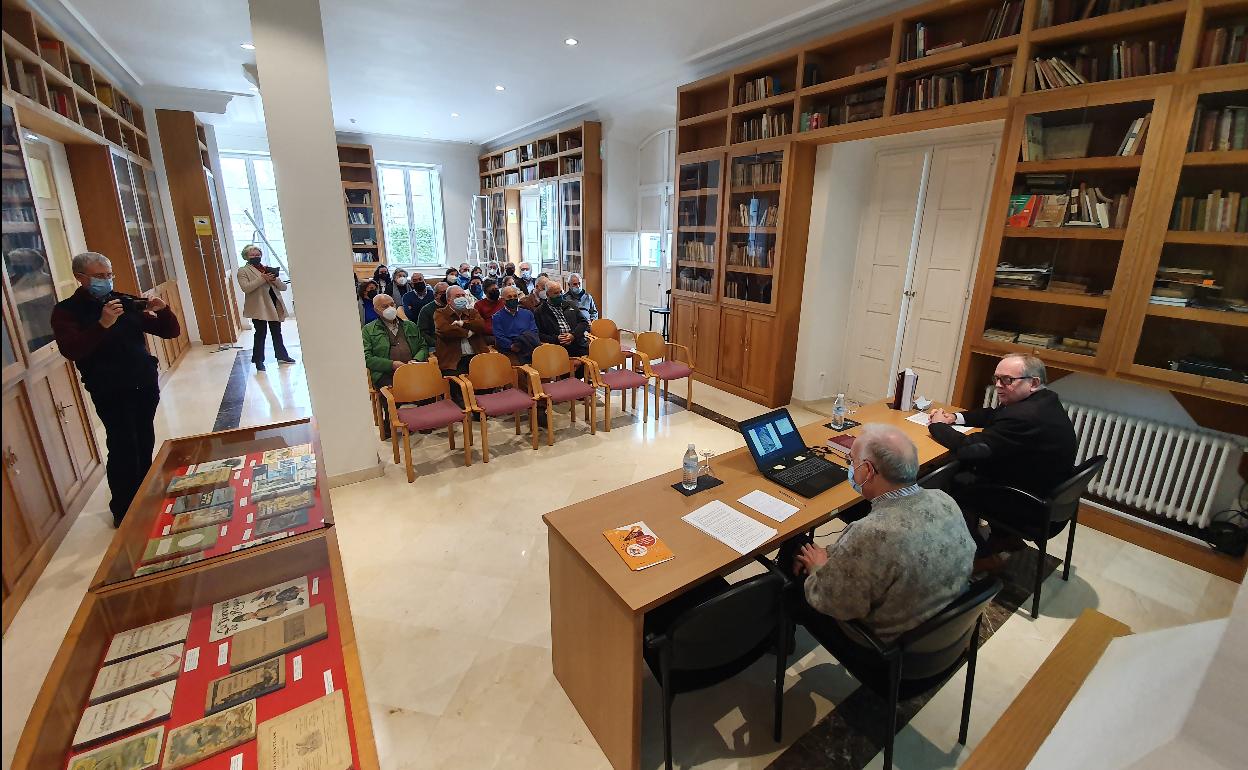 Juan Carlos Cano Lavín recorre 'La trayectoria de la Escuela Normal de Magisterio de Santander'