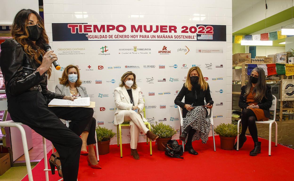 Desde la izquierda Pilar Ibáñez, Carmen Olarreaga, Olga Dasgoas, Ana Cabrero y Leticia Mena.