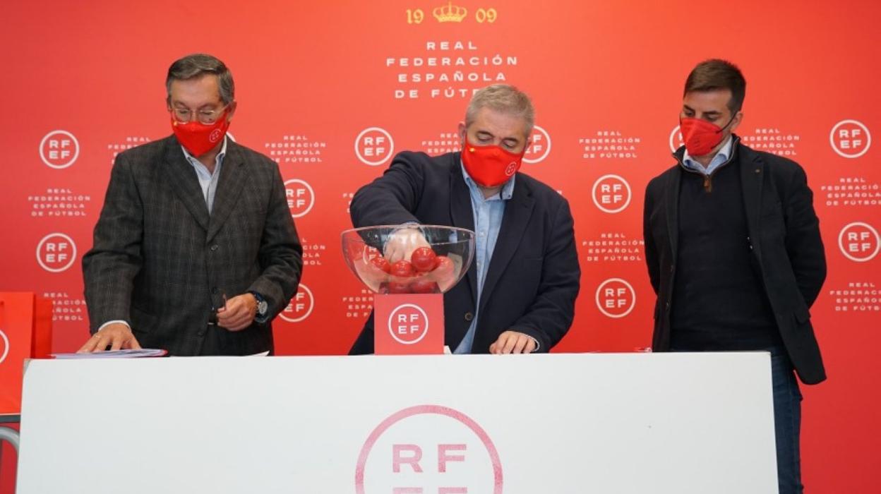 José Ángel Peláez, ayer durante el sorteo. RFEF