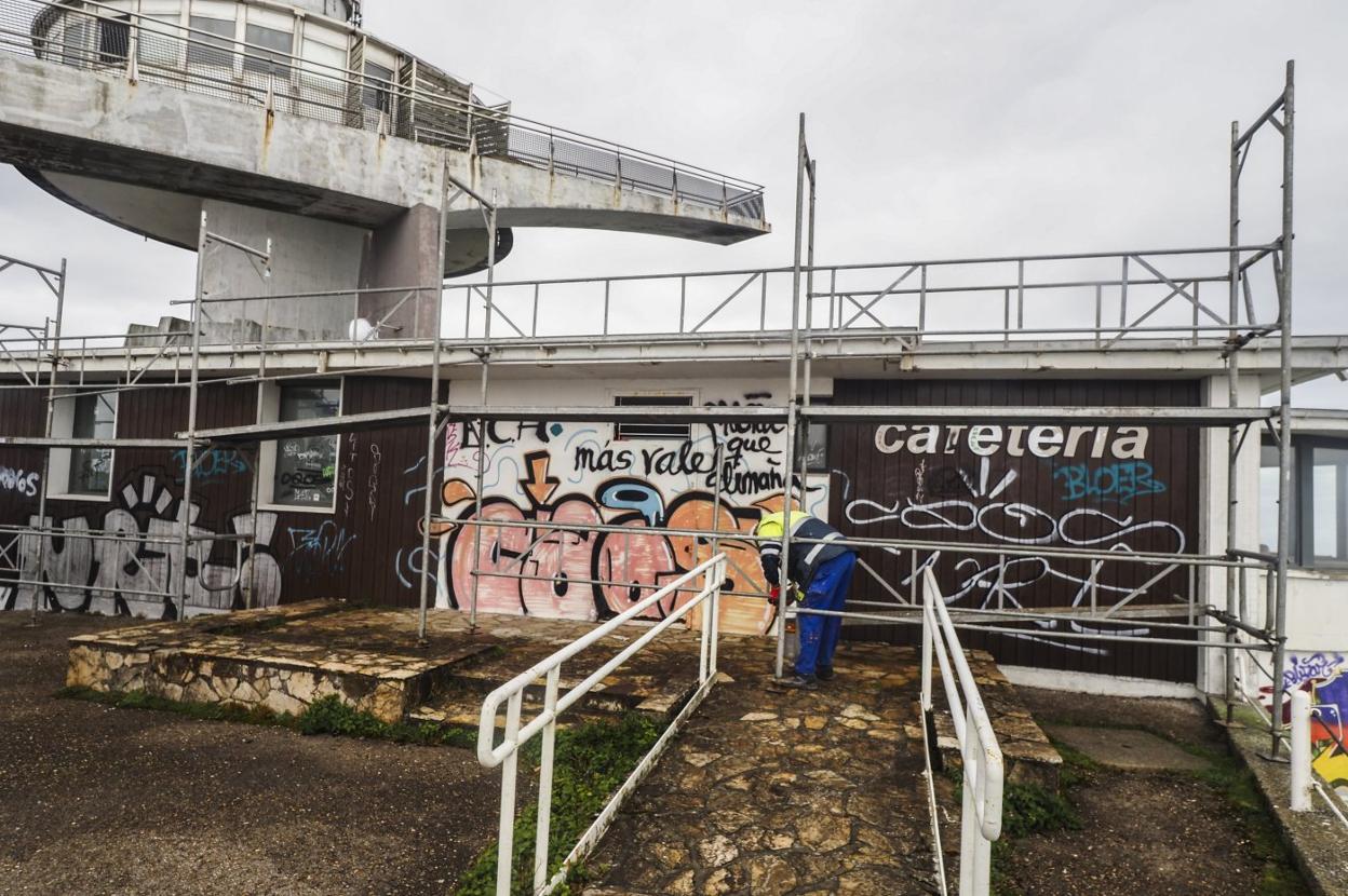 Cantur reabrirá la cafetería del 'Pirulí' de Peña Cabarga para Semana Santa  | El Diario Montañés