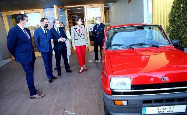 El R5 durante la entrega a Renault del Premio ABC al Mejor Coche 2022, otorgado al Arkana