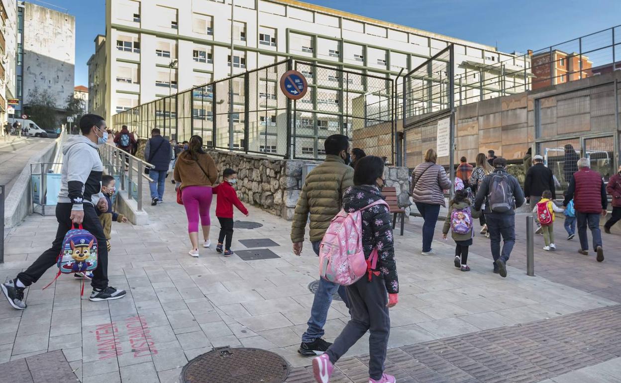 Santander pone en marcha una campaña para concienciar sobre la seguridad en las rutas escolares