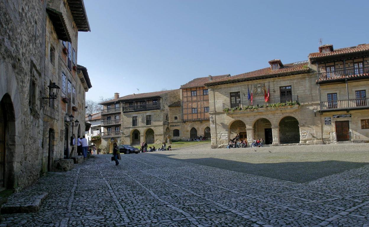 El Pleno de Santillana del Mar aprueba el presupuesto 2022 con el voto en contra de la oposición