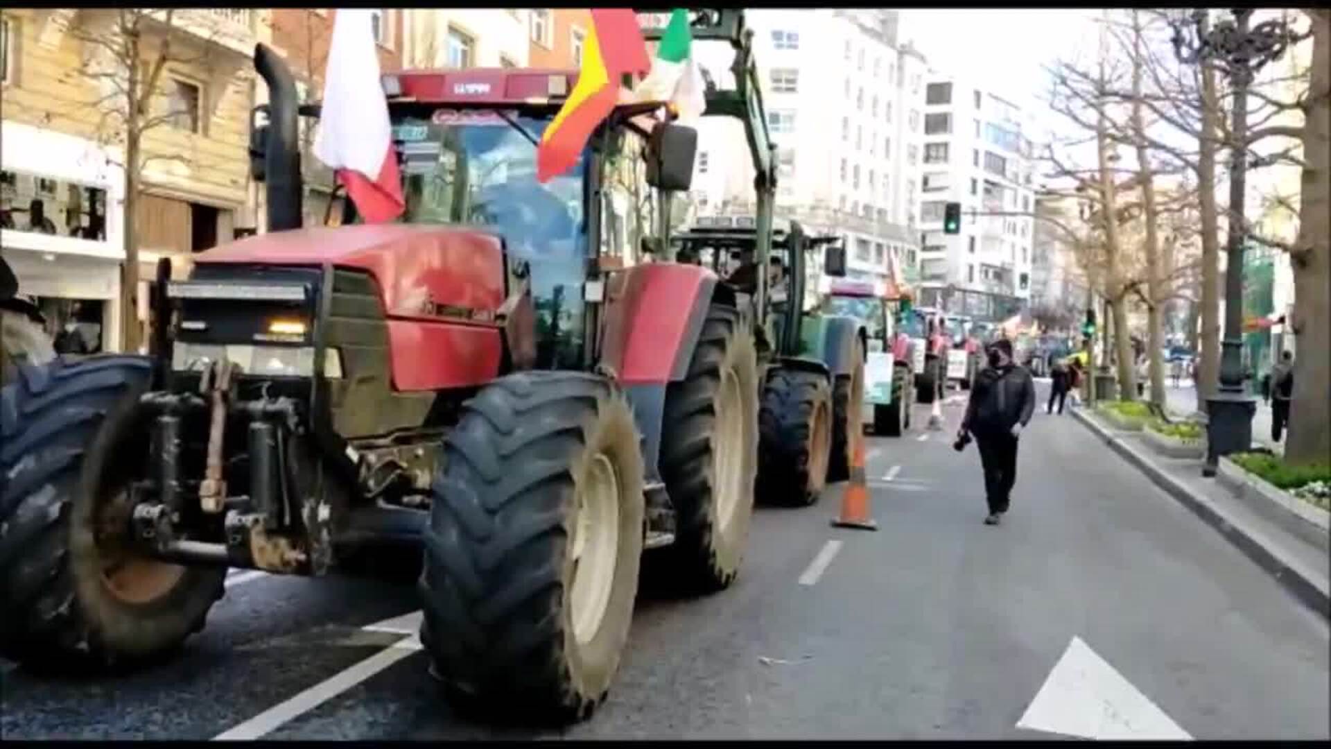 Tractorada por el centro de Santander