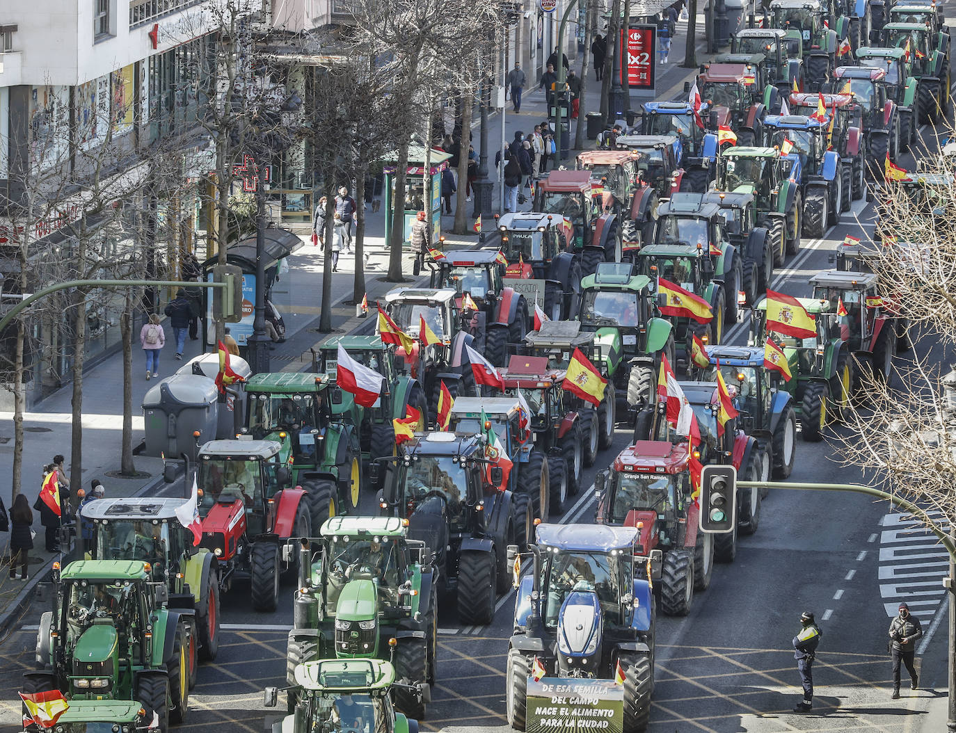 La protesta se centra en el bajo precio de la leche, la protección del lobo y los elevados costes de producción, y para pedir más apoyo del Gobierno central y de Europa