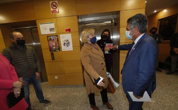 Revilla recibe a la responsable de la asociación Obering, la Asociación de Ucranianos e inmigrantes del Este en Cantabria