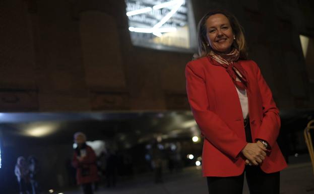 Nadia Calviño, en la entrada del CaixaForum de Madrid.