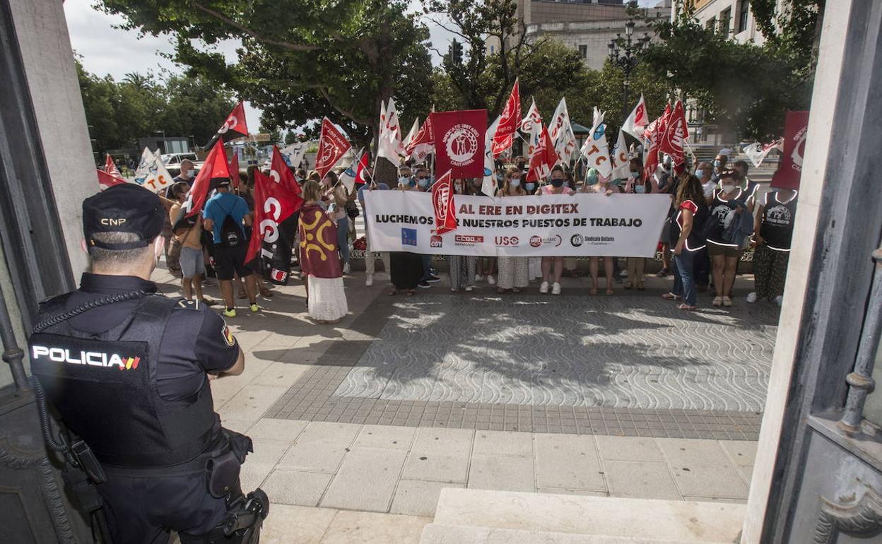 Imagen de archivo de una de las movilizaciones de los trabajadores de Digitex.